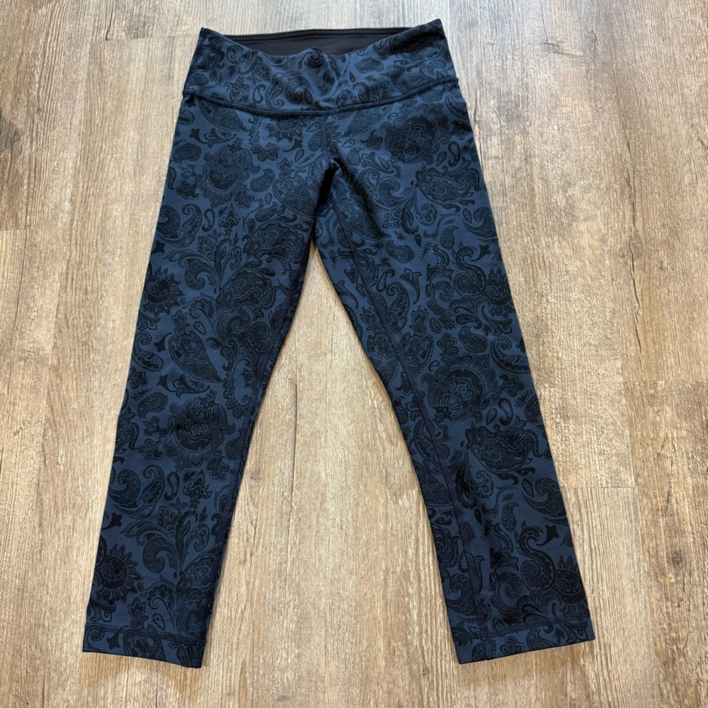 Lululemon‎ Wunder Under Crop Size 4